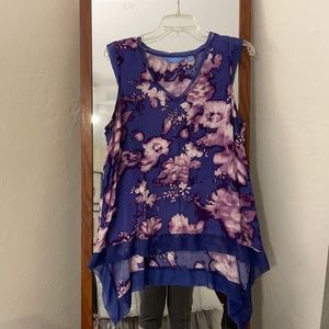 Simply Vera shirt. XL. Great condition.